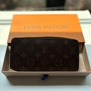 Louis Vuitton Monogram Zippy Wallet - Fuchsia Pink Lining